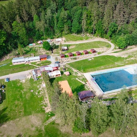 Karavan 3 V Arealu Koupaliste Bystre V Orlickych Horach Buitenkant foto